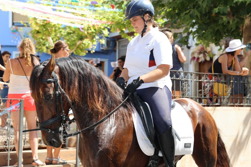 La presentació i l’entrada de la murta aporten l’ambient a l’arranc de les festes de Llíber La presentació i l’entrada de la murta aporten l’ambient a l’arranc de les festes de Llíber